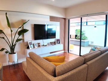 Flat en venta en 1er piso con cochera