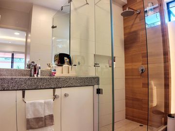 Flat en venta en 1er piso con cochera
