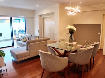 Flat en venta en 1er piso con cochera