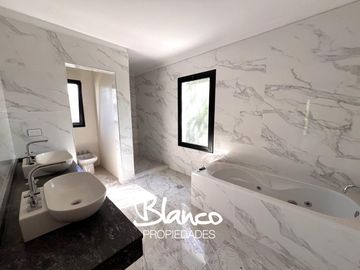 Casa en Venta en Haras Santa Maria, Escobar, G.B.A. Zona Norte, Argentina