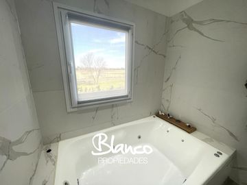 Casa en Venta en Haras Santa Maria, Escobar, G.B.A. Zona Norte, Argentina