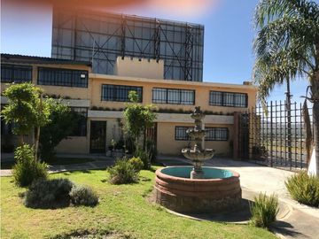 Venta de Propiedad con salón de eventos en Pachuquilla