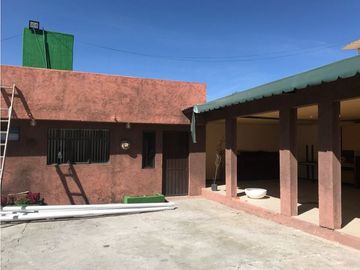Venta de Propiedad con salón de eventos en Pachuquilla