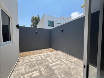 Casa En Venta Con Recamara En Planta Baja En Arboreto