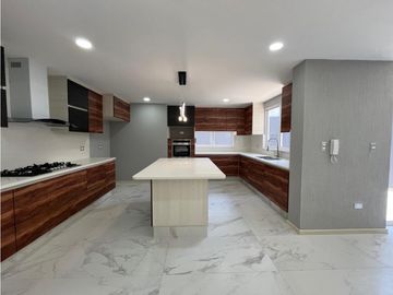 Casa En Venta Con Recamara En Planta Baja En Arboreto