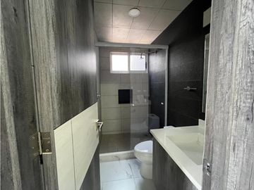 Casa En Venta Con Recamara En Planta Baja En Arboreto