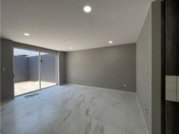 Casa En Venta Con Recamara En Planta Baja En Arboreto