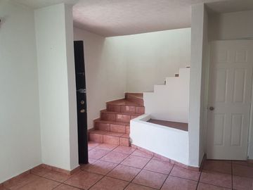 CASA EN VENTA, 3 RECAMARAS, ALBERCA COMUN. CARMEN, CAMPECHE.