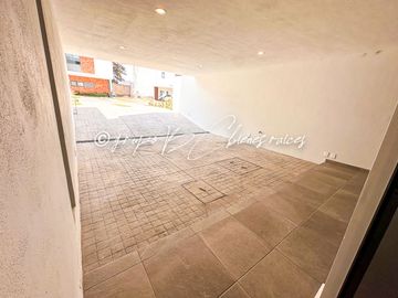 CASA EN VENTA ZONA SUR  GALERÍAS SANTA ANITA