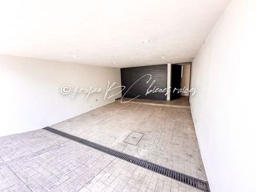 CASA EN VENTA ZONA SUR  GALERÍAS SANTA ANITA
