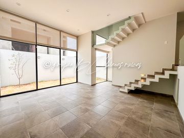 CASA EN VENTA ZONA SUR  GALERÍAS SANTA ANITA