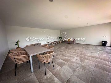 CASA EN VENTA ZONA SUR  GALERÍAS SANTA ANITA
