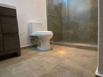 CASA EN VENTA FRACCIONAMIENTO CAMINO REAL CORREGIDORA, QRO, PRIVADA CON ALBERCA