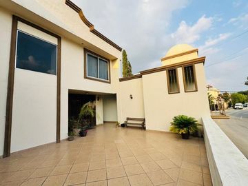 CASA EN VENTA FUENTES DEL VALLE