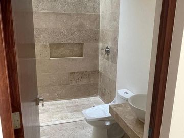 CASA EN VENTA MERIDA, 3 RECAMARAS MAS ESTUDIO EN RESIDENCIAL TAMORA