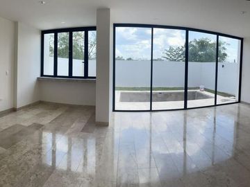 CASA EN VENTA MERIDA, 3 RECAMARAS MAS ESTUDIO EN RESIDENCIAL TAMORA