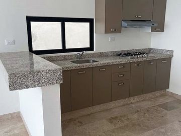 CASA EN VENTA MERIDA, 3 RECAMARAS MAS ESTUDIO EN RESIDENCIAL TAMORA