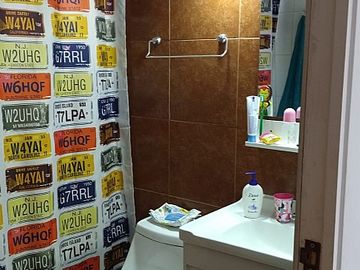 VENTA DE HERMOSA CASA Y MUY BIEN UBICADA
