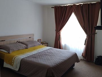VENTA DE HERMOSA CASA Y MUY BIEN UBICADA