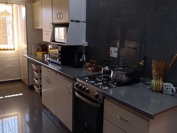 VENTA DE HERMOSA CASA Y MUY BIEN UBICADA