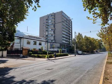 AVENIDA SANTA MARÍA/ALBERTO REYES