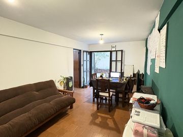 Departamento un dormitorio con patio enorme en venta en Alberdi