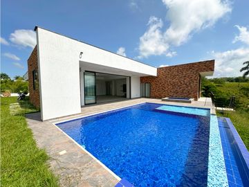 Venta de casa campestre nueva en cerritos, pereira