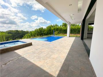 Venta de casa campestre nueva en cerritos, pereira