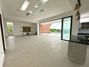 Venta de casa campestre nueva en cerritos, pereira