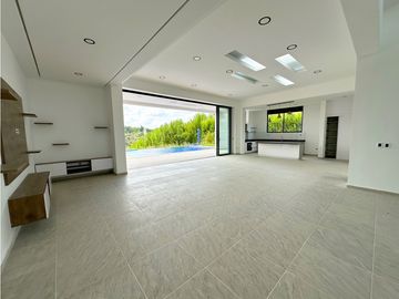 Venta de casa campestre nueva en cerritos, pereira