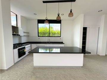 Venta de casa campestre nueva en cerritos, pereira
