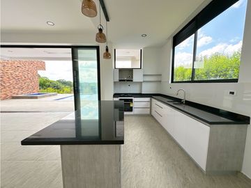 Venta de casa campestre nueva en cerritos, pereira