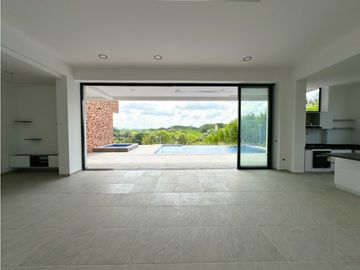 Venta de casa campestre nueva en cerritos, pereira