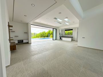 Venta de casa campestre nueva en cerritos, pereira