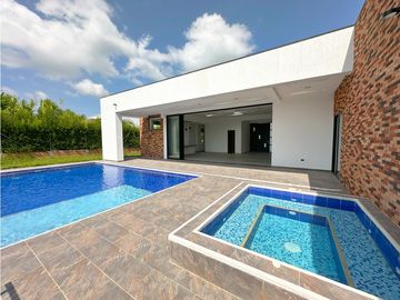 Venta de casa campestre nueva en cerritos, pereira