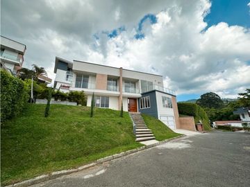 Se vende casa campestre para estrenar !
