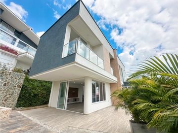 Se vende casa campestre para estrenar !
