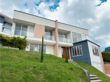 Se vende casa campestre para estrenar !