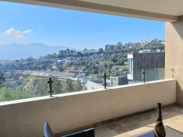 VENTA DEPARTAMENTO 2D con VISTA A CUMBAYA, Urb. Miravalle. G.Be.Aqt.