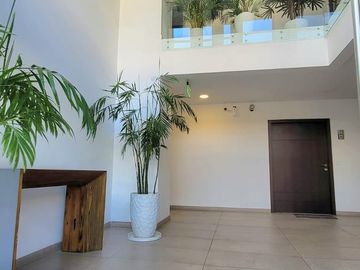 VENTA DEPARTAMENTO 2D con VISTA A CUMBAYA, Urb. Miravalle. G.Be.Aqt.