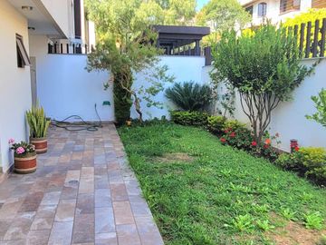 VENTA DEPARTAMENTO 2D con VISTA A CUMBAYA, Urb. Miravalle. G.Be.Aqt.
