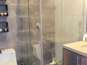 VENTA DEPARTAMENTO 2D con VISTA A CUMBAYA, Urb. Miravalle. G.Be.Aqt.