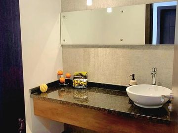 VENTA DEPARTAMENTO 2D con VISTA A CUMBAYA, Urb. Miravalle. G.Be.Aqt.