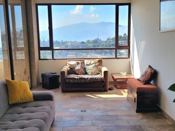 VENTA DEPARTAMENTO 2D con VISTA A CUMBAYA, Urb. Miravalle. G.Be.Aqt.