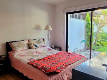 VENTA DEPARTAMENTO 2D con VISTA A CUMBAYA, Urb. Miravalle. G.Be.Aqt.