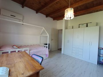 VENTA/PERMUTA- Casa 3 dormitorios con jardín y piscina - Funes Town, Funes