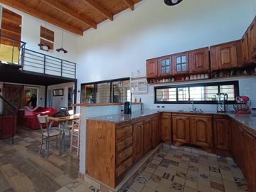 VENTA/PERMUTA- Casa 3 dormitorios con jardín y piscina - Funes Town, Funes