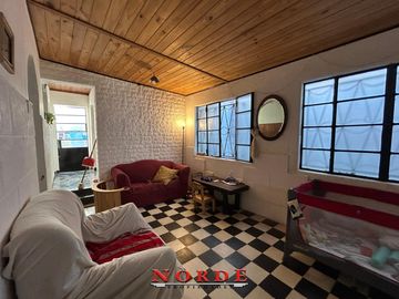 VENTA • MATADEROS • CASA EN LOTE PROPIO • 6 AMBIENTES • TERRAZA • OPORTUNIDAD