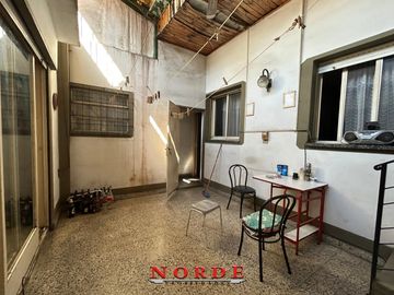 VENTA • MATADEROS • CASA EN LOTE PROPIO • 6 AMBIENTES • TERRAZA • OPORTUNIDAD