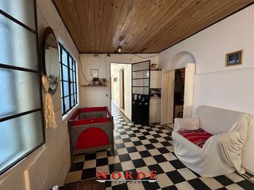 VENTA • MATADEROS • CASA EN LOTE PROPIO • 6 AMBIENTES • TERRAZA • OPORTUNIDAD